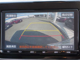 バックガイドモニターで、後方を確認しながら安心して駐車することができます。運転初心者も熟練者も必須の機能ですよ!