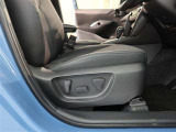 パワーシート搭載。微妙な調整が手軽にでき、ピッタリなポジションで運転することが可能です。