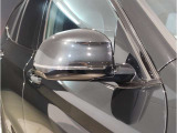 【BMWミラー】視認性の高いスタイリッシュなミラー。自動防眩機能も付いており夜間のドライビングをサポートします。