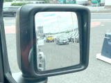 ●ブラインドアシストセンサー:視角からの車を感知し、ドライバーが車線変更を行う際に、警告音と共に注意を促してくれる安全支援機能です!