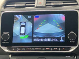 【アラウンドビューモニター】車を上から見下ろしているかのような映像で周囲の状況がひと目で確認、狭い駐車場に駐車するときも安心です♪