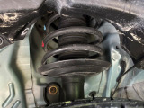 お車を安心してお乗りいただく為には、足回りの定期点検が欠かせません。サービスサポート(有償保証)では無料点検もご提供しており、安心のカーライフをお過ごしいただけるサポート体制が整っています。
