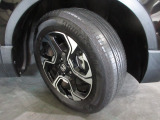 235/60R18インチ純正アルミホイール。