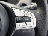 【ホンダセンシング】衝突を予測してブレーキをかけたり、前のクルマにちょうどいい距離でついていったりできる多彩な安心・快適機能を搭載した先進の安全運転支援システム。