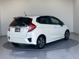 バックカメラが付いているのでバックでの車庫入れも安心です。