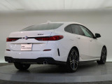 BMWのお車は、走行の安定性とコーナリングの良さを追求し、思い通りにハンドルの操作可能です。試乗車もご用意しておりますので、ぜひ&ldquo;駆け抜ける歓びをご体感ください!