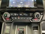 運転席/助手席シートヒーターで寒い日もすぐに温かくなり快適に過ごせます。3段階の温度調整が可能です