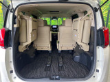 【パワーバックドア】スマートキーや運転席のボタンを押すだけでリアゲートが自動で開閉します!荷物を持っている時や、高い位置にあるバックドアを閉める際に便利な機能です♪