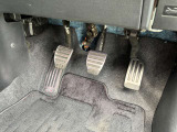 運転席下部の写真です。