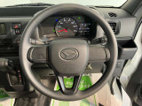 ダイハツディーラーでは「ダイハツ認定U-CAR」という基準を設け、車選びに詳しくないお客様でも「安心して選べる」をご提供しています。