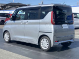 車線逸脱警報、車両が車線をはみ出す可能性がある場合に警報音と警告表示でドライバーに知らせてくれます。