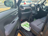 納車前にはプロのメカニックが点検、整備を行いますので安心してお乗り頂けます!!