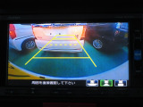 ギヤをRに入れるとナビの画面に後ろの映像が映るリヤカメラ付!後退時の安全確認やコンディションの悪い視界でもカラーバックモニターがドライバーをサポート☆☆☆