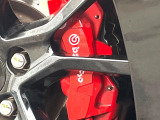 【ブレンボ製キャリパー】ハイパワー車両には強力なブレーキが必須!世界のスーパーカーにも採用されるイタリアの高級メーカー「ブレンボ」を装着!色鮮やかなキャリパーがスポーティな印象を引き立てます♪