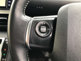 【ステアリングスイッチ】左です。ハンドルから手を離さず、運転に集中したまま手元でオーディオ操作等ができます。