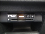 ETC2.0付。高速道路の料金所はキャッシュレスで通過です。サービスエリア等にあるスマートインターの出入りも利用可能でとっても便利。ご納車後すぐにお使い頂けるようセットアップしてのお渡しとなります。