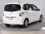ボディクリーニング後、愛車をピカピカの状態へ保護するコーティング「ブライトパック」がおススメです!水垢がつきにくく、手入れがしやすくなりますよ!いつも愛車をきれいにしておきたい方におススメです。