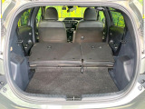 普段のお買い物や通勤、送迎等に十分な荷室スペースを確保しております。セカンドシートを倒すと、大きな荷物の積載も可能です♪