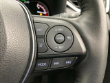 前方の車との車間を設定し、スピードを上げたり緩めたりを自動で行ってくれる追尾式の「レーダークルーズ」。上級装備の一つです!高級車にしかつかない嬉しい機能です。