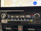 オートエアコンは温度を設定するだけで、自動で風量などを設定してくれます。運転しながら操作も必要ないので、安全性も向上します。