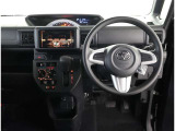 高いホールド性で運転姿勢が安定します。長距離ドライブでも疲れにくいのが魅力です。快適なドライビングライフをお送りください♪
