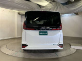バックカメラが付いているので後方確認が非常にしやすいです。今や運転初心者も熟練者も必須装備!ついていて損はないですね♪