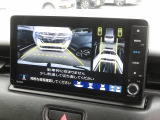 ギヤをRに入れるとナビの画面に後ろの映像が映るリヤカメラ付!後退時の安全確認やコンディションの悪い視界でもカラーバックモニターがドライバーをサポート☆☆☆