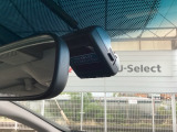 ドライブレコーダーを装備しており、走行中の映像をしっかり記録します。万が一の際の状況確認に役立つ安心装備です。