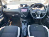 ノートの運転席周りの画像です。
