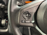 ステアリングにオーディオ操作スイッチが付いています。オーディオ画面に直接タッチしなくても操作が出来ますので、運転に集中できます。