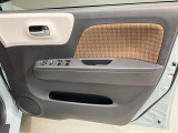 【運転席ドア】収納ポケットが付いているので運転席周りもスッキリ保てます★