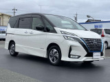 エマージェンシーブレーキ(衝突被害軽減ブレーキ)、フロントカメラが車両や歩行者を検知し警告音と共に衝突回避、軽減をアシストしてくれます。