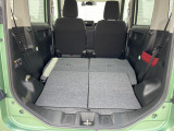 積み下ろしのしやすいデッキにはたっぷりと荷物を積み込んでいただけます。遊びから仕事まで、様々なシーンで頼れます♪