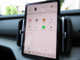 Google搭載のボルボなら、車内にいながら多彩なデジタルライフをお楽しみいただけます。Google Playから必要なアプリをダウンロードして、有意義な移動時間を楽しみましょう。
