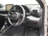 運転席の様子です。見通しの良いすっきりとした内装で運転しやすい空間となっております!