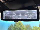 【デジタルインナーミラー】後席の大きな荷物や同乗者で後方が確認しづらい時でも安心!カメラが撮影した車両後方の映像をルームミラー内に表示。クリアな視界で状況の確認が可能です!