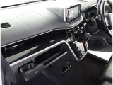 見通しのよいすっきりとした視界で、誰でも運転しやすいです。運転のしやすさは疲れにくさにも繋がりますよ♪