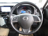 運転が楽しくなる明るく開放的な運転席まわりです。
