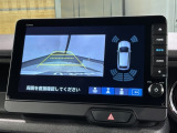 リバースギアに入れるだけで後方の表示へ切り替わります。夜間や雨の日の駐車も楽になりますよ。