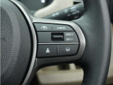 ◆アダプティブクルーズコントロール◆予め設定した車速内でクルマが自動的に加減速。前走車との適切な車間距離を維持しながら追従走行します。【LKAS】車線維持支援システムでステアリング操作を支援。