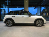 気になる車両へのご質問も大歓迎です。お気軽にMINI 一宮 0078-6002-369993 (無料)までご連絡ください!