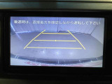 【バックモニター】駐車時に後方がリアルタイム映像で確認できます。駐車時や、夜間のバック時に大活躍♪