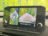 【マルチアラウンドモニター】専用のカメラにより、上から見下ろしたような視点で360度クルマの周囲を確認することができます☆死角部分も確認しやすく、狭い場所での切り返しや駐車もスムーズに行えます。