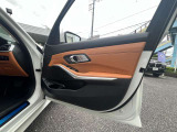 認定中古車は全車、24時間365日のロードサービスアシスタンス』が付帯します。夜間の万が一のトラブルの際にも対応でき体制が整っておりますのでご安心してお選び頂けます