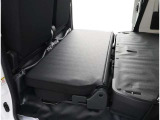高いホールド性で運転姿勢が安定します。長距離ドライブでも疲れにくいのが魅力です。快適なドライビングライフをお送りください♪
