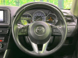 【純正革巻きステアリング】上質な革を使用することで、手にしっかり馴染みとても運転しやすいハンドルです♪