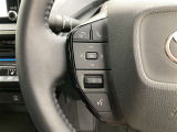 運転中、オーディオの操作をしてて、ハッとしたことはありませんか?ステアリングスイッチは、運転中でもハンドルでオーディオの操作が可能です。安全なドライブをサポートします。