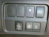 運転席付近のスイッチパネル★スライドドアの自動開閉機能のON/OFFもできます。