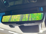 【デジタルインナーミラー】後席の大きな荷物や同乗者で後方が確認しづらい時でも安心!カメラが撮影した車両後方の映像をルームミラー内に表示。クリアな視界で状況の確認が可能です!