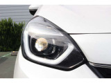 LEDヘッドライト!フルLEDヘッドライト〈デイタイムランニングランプ付〉(マニュアルレベリング/オートライトコントロール機構付)